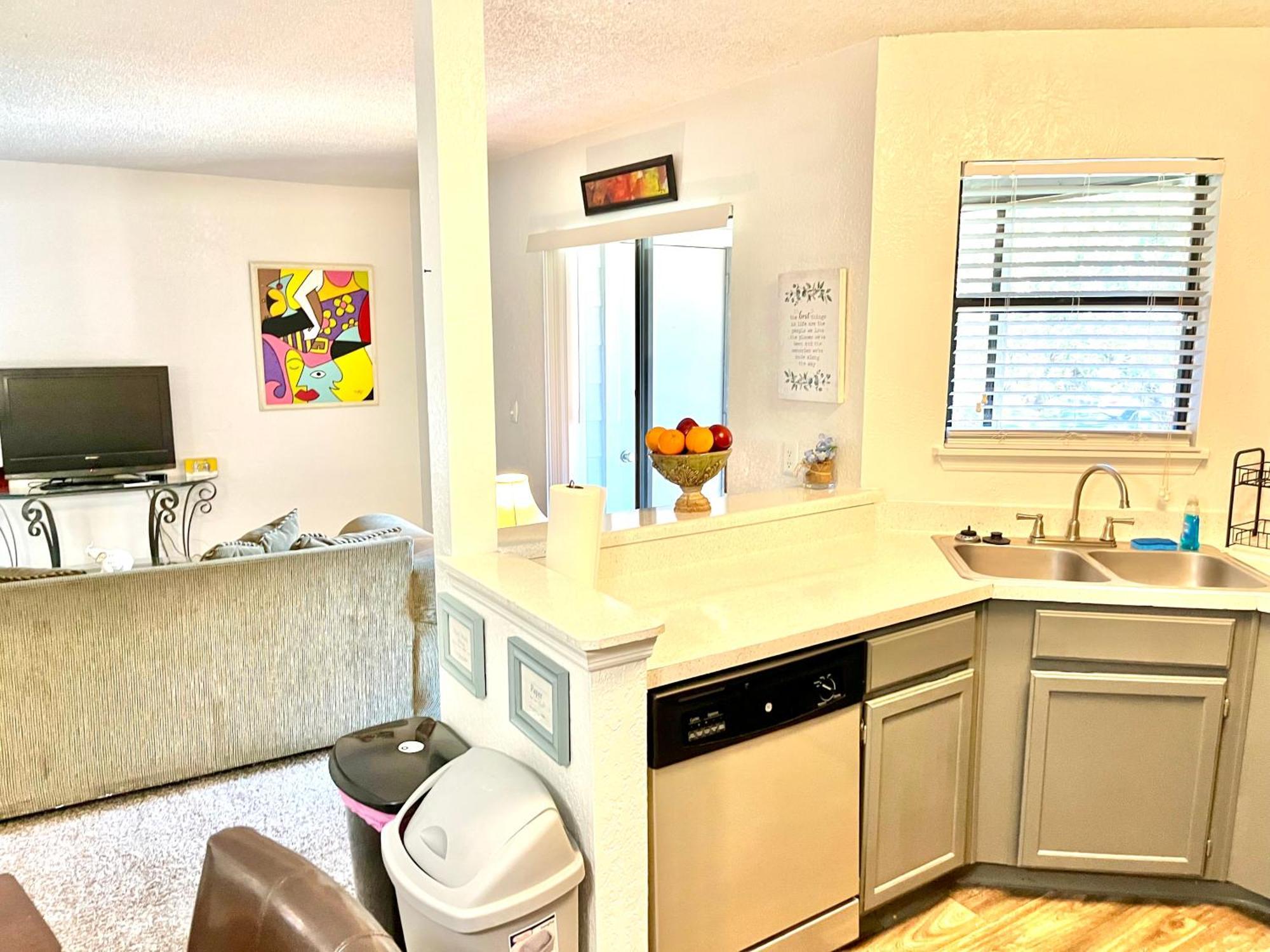 Daytona 2 Bed Apartment 10 Minutes To Beach With Balcony Port Orange Extérieur photo